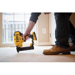 1 pcs - DeWALT 12 - 38mm Cordless Nail Gun, UK Plug