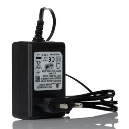 1 pcs - RS PRO 20W Plug-In AC/DC Adapter 5V Output, 4A Output