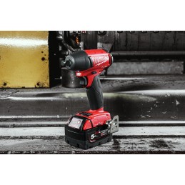 1 pcs - Milwaukee 1/2 in 18V Cordless Body Only Impact Wrench