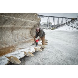 1 pcs - Milwaukee 1 in 18V Cordless Impact Wrench, UK Plug